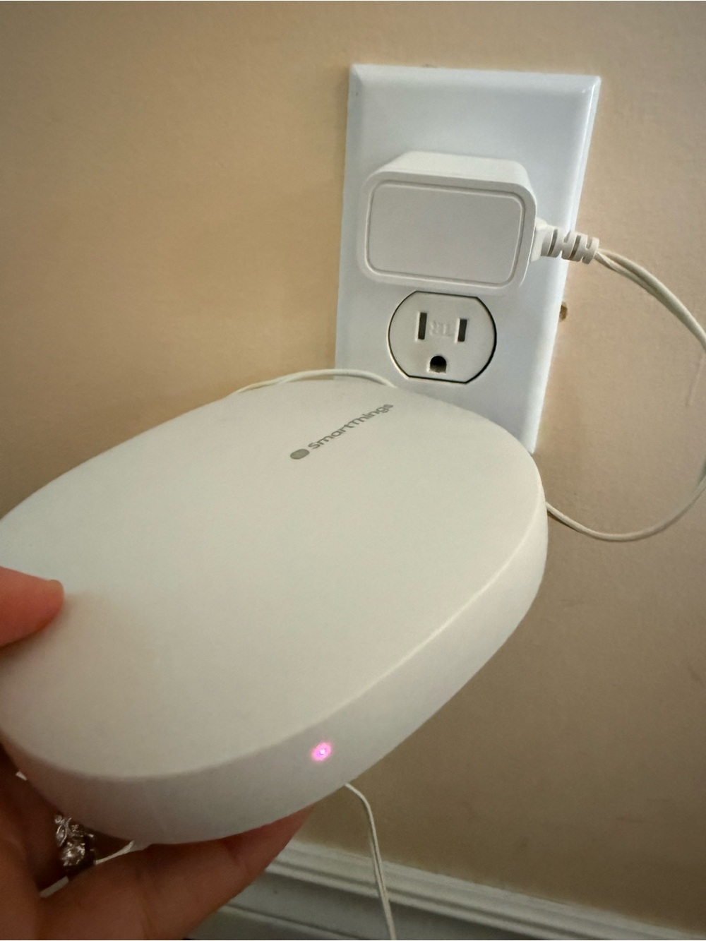 SmartThings White Smart Home Hub